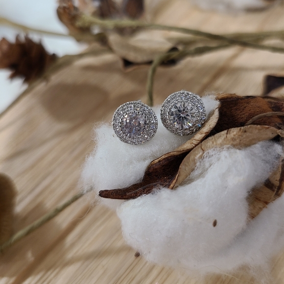💥💥NEW💥💥STUNNING!! Round CZ Earrings in 925 Sterling Silver - Picture 11 of 13
